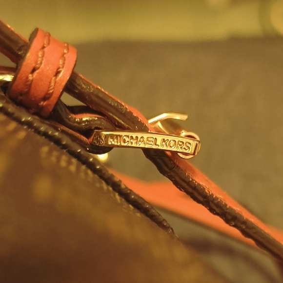 EUC Michael Kors Signature Brown and Tan Shoulder Bag - Picture 3 of 14